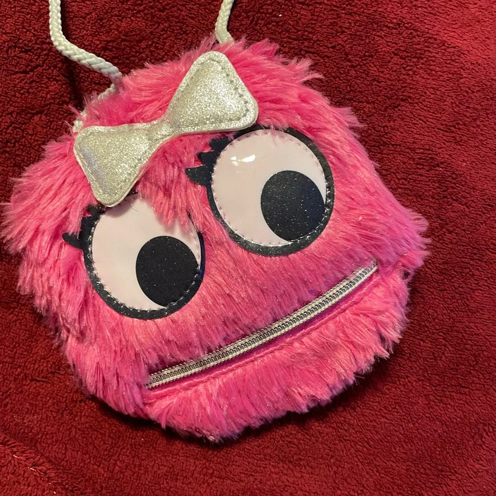 👛 It’s her own little FUZZY MONSTER Coin Purse by UNDERRATED Pink w goggly eyes